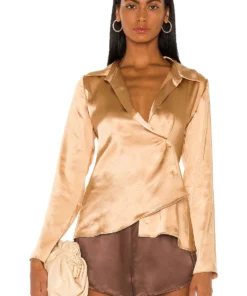L'Academie Laurel Top In Brown